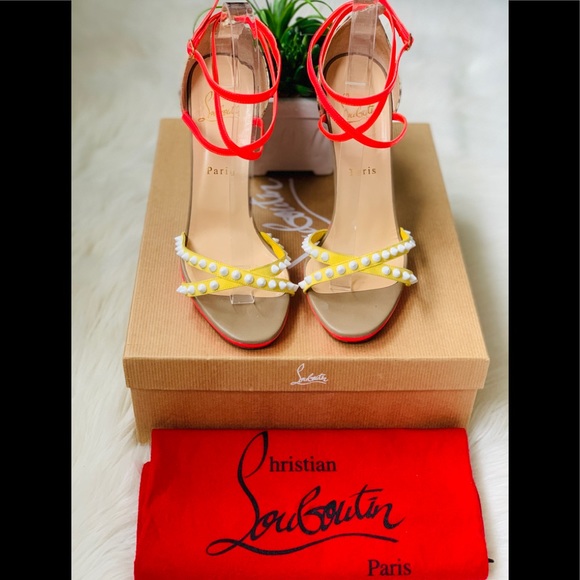 🍾🥂SOLD!🥳Christian Louboutin Spiked Sandals - Picture 5 of 14